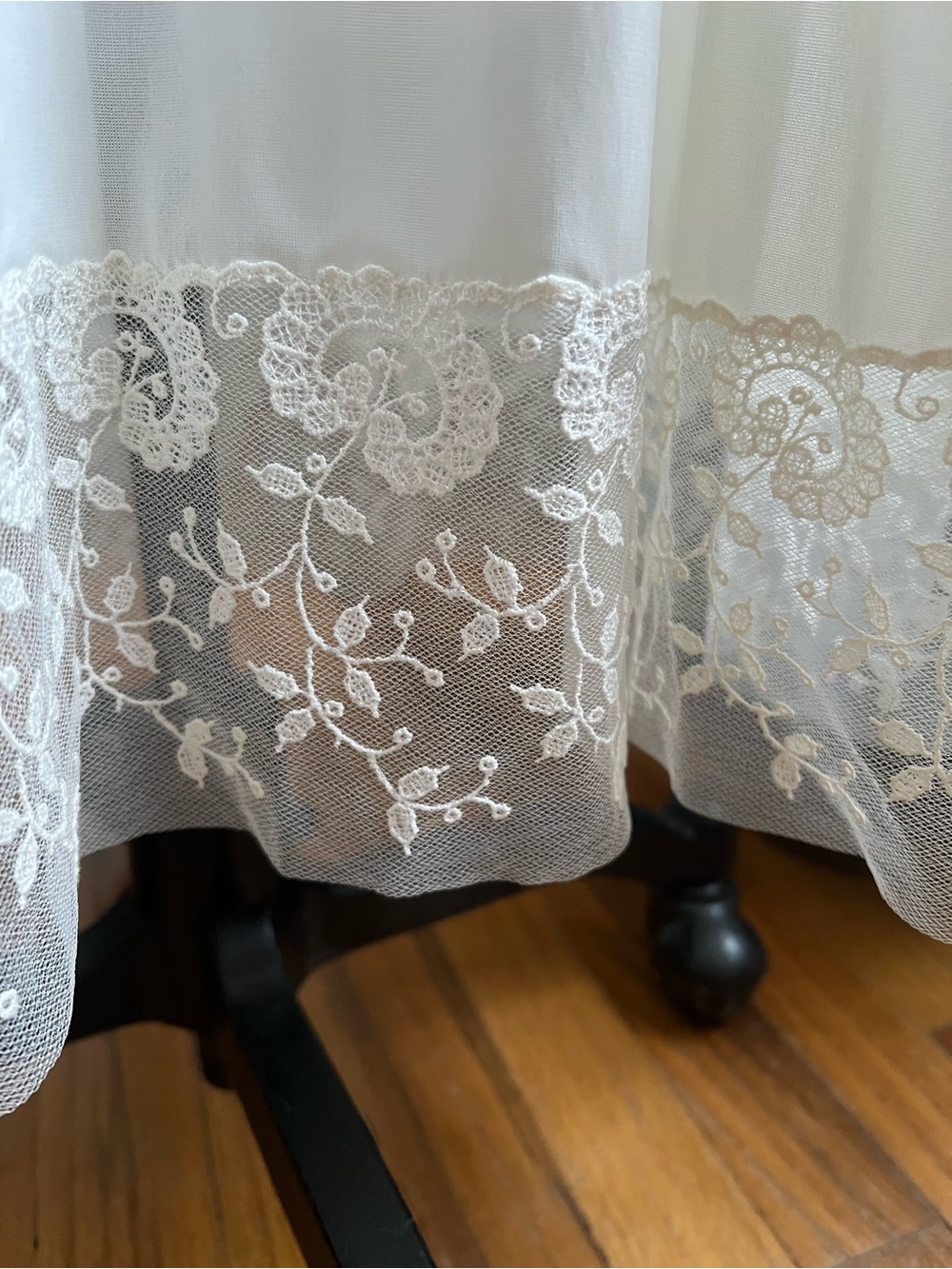 1950s White Lace Nightgown / Slip Dress - Picture 14 of 14
